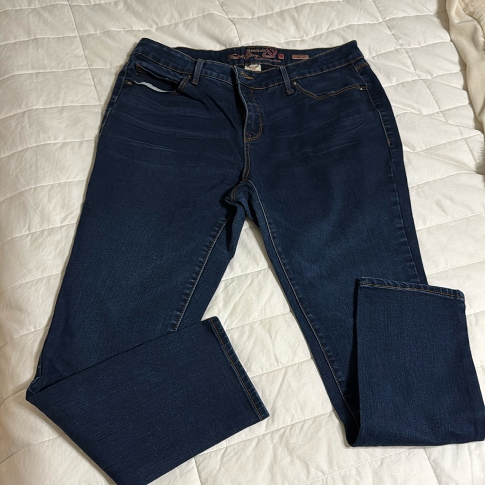 Like new women’s jeans Faded Glory Brand Ultimate Skinny Sz 14